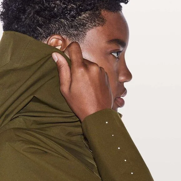 Lululemon Rain Rival Jacket - Picture 4 of 16